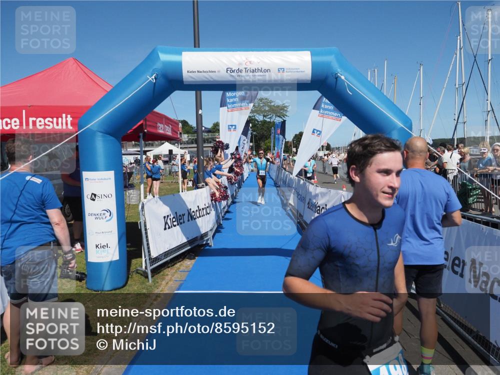 17.08.2025 - KN Förde Triathlon 2025 MichiJ http://msf.ph/oto/8595152 17.08.2025 13:56:18 Laufen 498, 532 meine-sportfotos.de