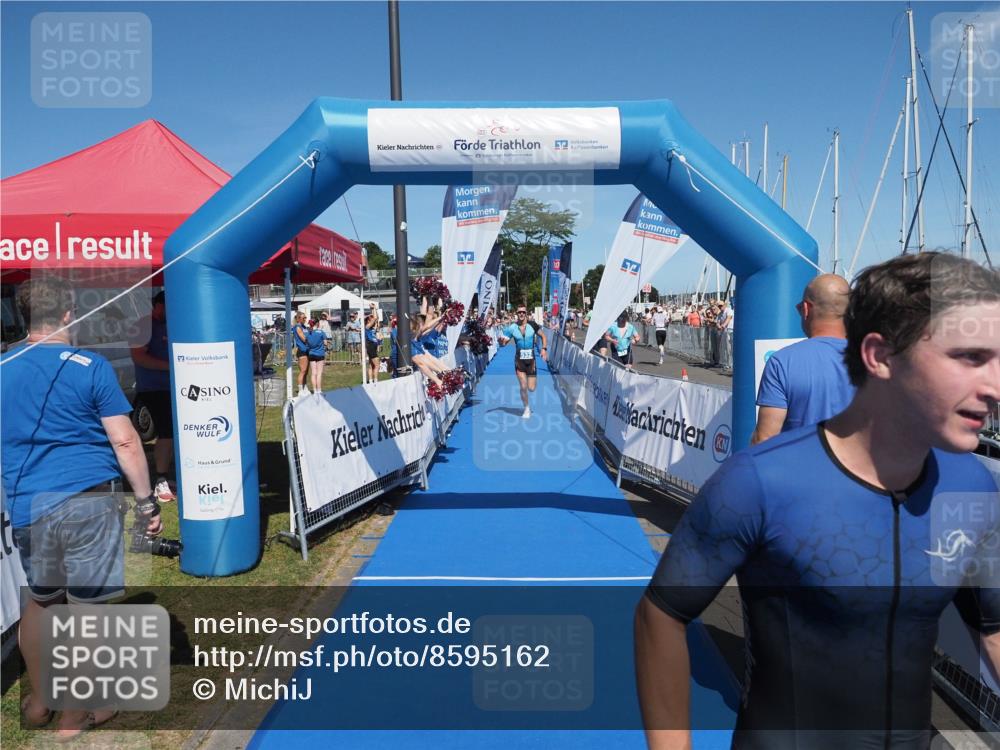 17.08.2025 - KN Förde Triathlon 2025 MichiJ http://msf.ph/oto/8595162 17.08.2025 13:56:18 Laufen 498, 532 meine-sportfotos.de