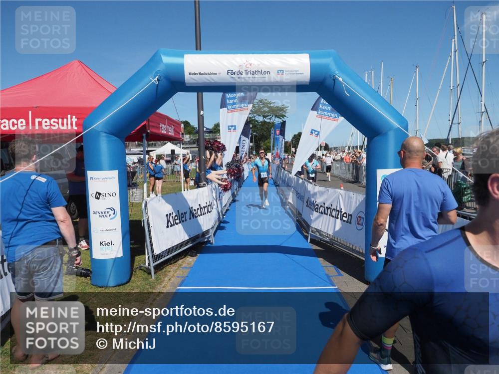 17.08.2025 - KN Förde Triathlon 2025 MichiJ http://msf.ph/oto/8595167 17.08.2025 13:56:18 Laufen 498, 532 meine-sportfotos.de