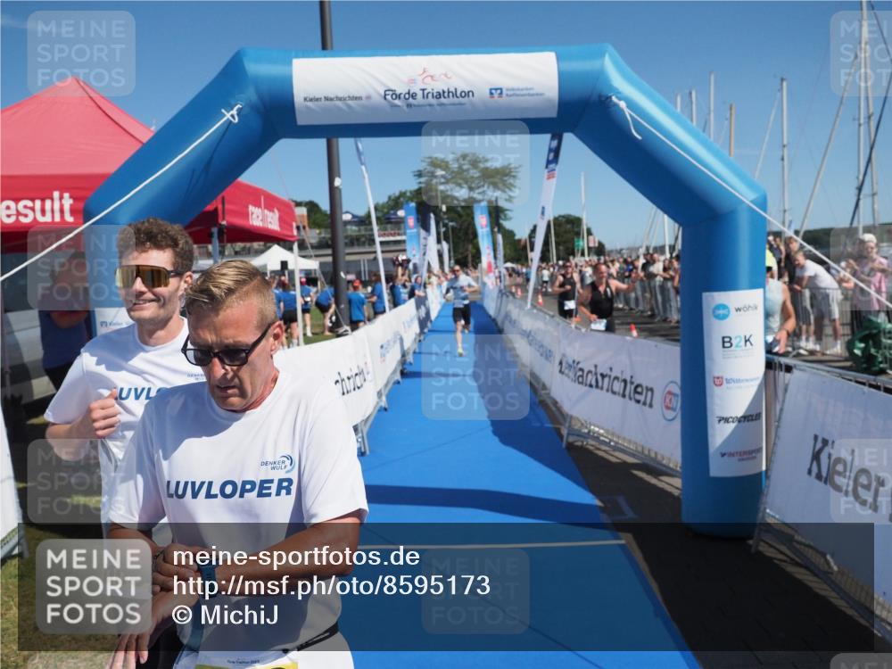 17.08.2025 - KN Förde Triathlon 2025 MichiJ http://msf.ph/oto/8595173 17.08.2025 12:04:01 Laufen 307, 608 meine-sportfotos.de