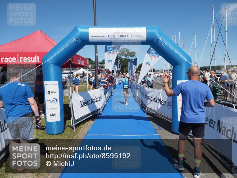 17.08.2025 - KN Förde Triathlon 2025 MichiJ http://msf.ph/oto/8595192 17.08.2025 13:56:19 Laufen 498, 532 meine-sportfotos.de
