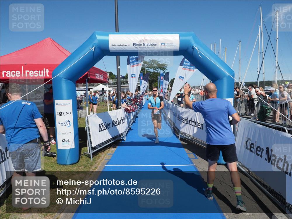 17.08.2025 - KN Förde Triathlon 2025 MichiJ http://msf.ph/oto/8595226 17.08.2025 13:56:20 Laufen 498, 532 meine-sportfotos.de