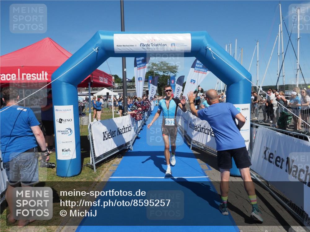 17.08.2025 - KN Förde Triathlon 2025 MichiJ http://msf.ph/oto/8595257 17.08.2025 13:56:20 Laufen 498, 532 meine-sportfotos.de