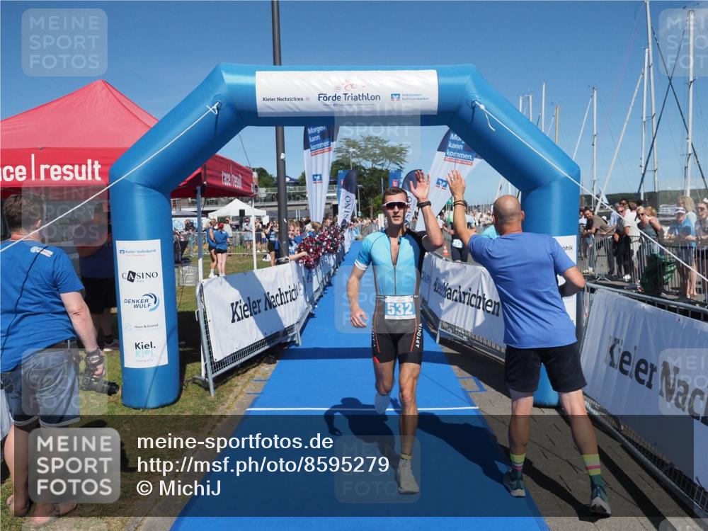 17.08.2025 - KN Förde Triathlon 2025 MichiJ http://msf.ph/oto/8595279 17.08.2025 13:56:21 Laufen 498, 532 meine-sportfotos.de