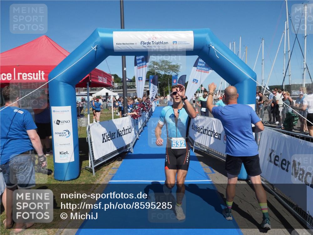 17.08.2025 - KN Förde Triathlon 2025 MichiJ http://msf.ph/oto/8595285 17.08.2025 13:56:21 Laufen 498, 532 meine-sportfotos.de