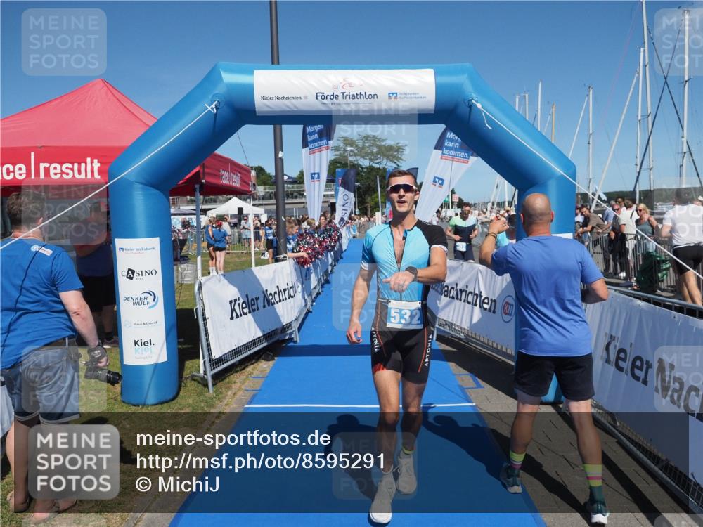17.08.2025 - KN Förde Triathlon 2025 MichiJ http://msf.ph/oto/8595291 17.08.2025 13:56:21 Laufen 498, 532 meine-sportfotos.de