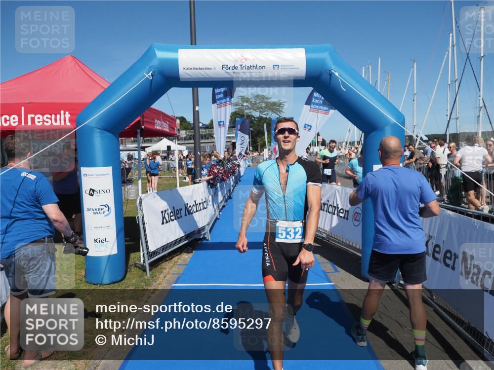 17.08.2025 - KN Förde Triathlon 2025 MichiJ http://msf.ph/oto/8595297 17.08.2025 13:56:21 Laufen 498, 532 meine-sportfotos.de