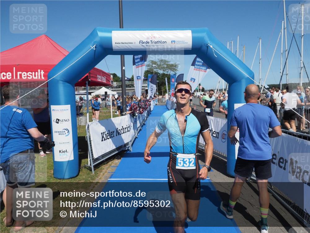17.08.2025 - KN Förde Triathlon 2025 MichiJ http://msf.ph/oto/8595302 17.08.2025 13:56:21 Laufen 498, 532 meine-sportfotos.de