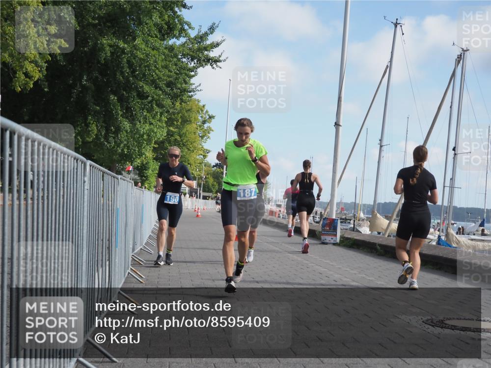 17.08.2025 - KN Förde Triathlon 2025 KatJ http://msf.ph/oto/8595409 17.08.2025 10:24:15 Laufen 187, 190, 223 meine-sportfotos.de