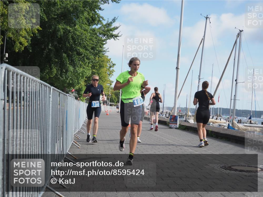 17.08.2025 - KN Förde Triathlon 2025 KatJ http://msf.ph/oto/8595424 17.08.2025 10:24:15 Laufen 187, 190, 223 meine-sportfotos.de