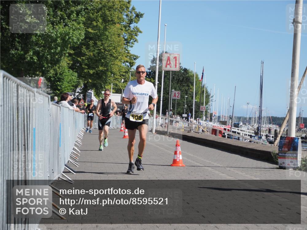 17.08.2025 - KN Förde Triathlon 2025 KatJ http://msf.ph/oto/8595521 17.08.2025 11:43:20 Laufen 296, 608 meine-sportfotos.de