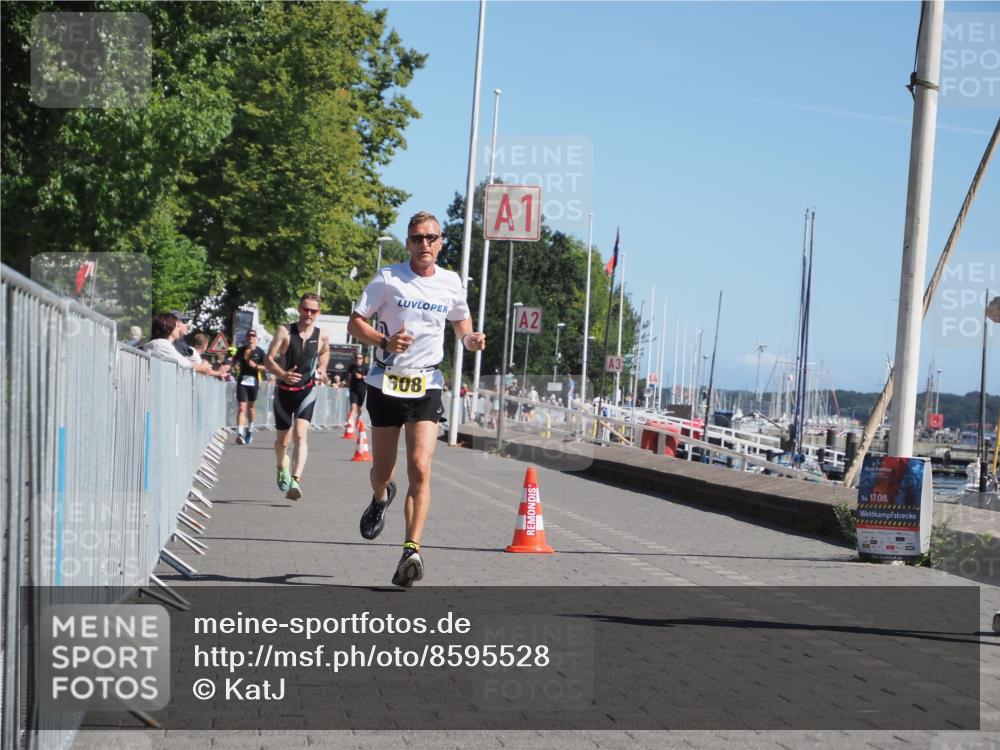 17.08.2025 - KN Förde Triathlon 2025 KatJ http://msf.ph/oto/8595528 17.08.2025 11:43:20 Laufen 296, 608 meine-sportfotos.de