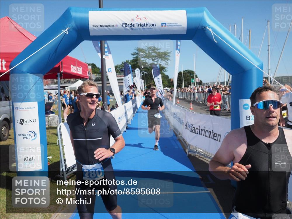 17.08.2025 - KN Förde Triathlon 2025 MichiJ http://msf.ph/oto/8595608 17.08.2025 12:04:39 Laufen 271, 280, 295, 306, 309 meine-sportfotos.de