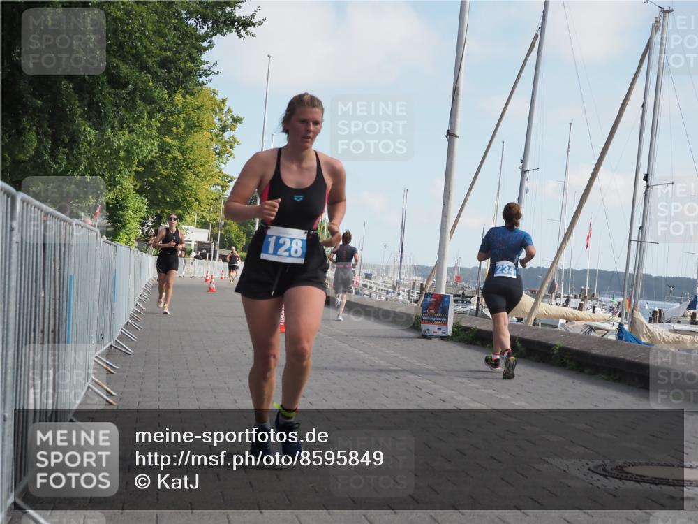 17.08.2025 - KN Förde Triathlon 2025 KatJ http://msf.ph/oto/8595849 17.08.2025 10:24:59 Laufen 128, 248 meine-sportfotos.de