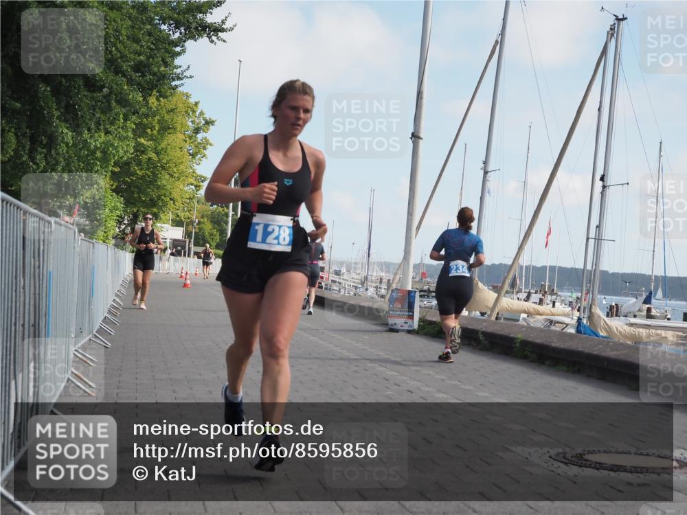 17.08.2025 - KN Förde Triathlon 2025 KatJ http://msf.ph/oto/8595856 17.08.2025 10:24:59 Laufen 128, 248 meine-sportfotos.de
