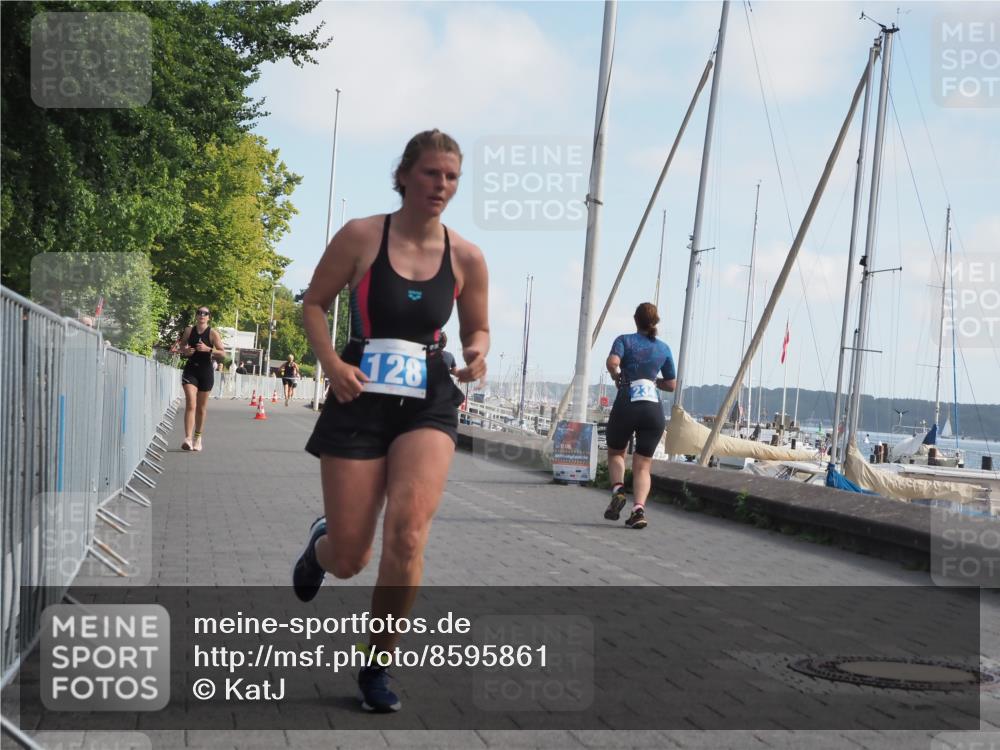 17.08.2025 - KN Förde Triathlon 2025 KatJ http://msf.ph/oto/8595861 17.08.2025 10:24:59 Laufen 128, 248 meine-sportfotos.de
