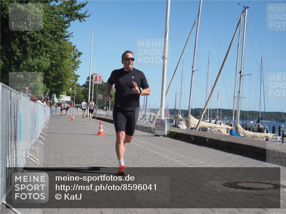 17.08.2025 - KN Förde Triathlon 2025 KatJ http://msf.ph/oto/8596041 17.08.2025 11:43:40 Laufen 263, 281 meine-sportfotos.de