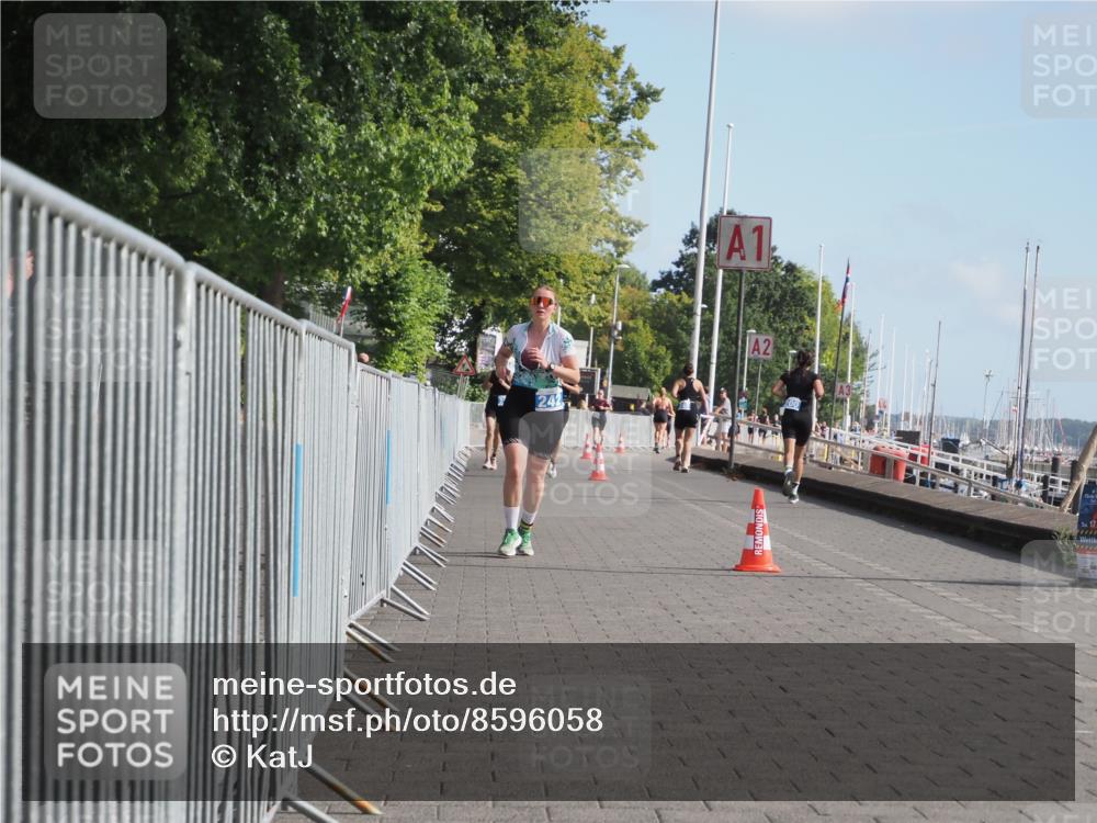 17.08.2025 - KN Förde Triathlon 2025 KatJ http://msf.ph/oto/8596058 17.08.2025 10:25:30 Laufen 242 meine-sportfotos.de