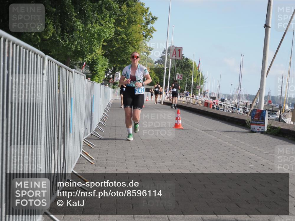 17.08.2025 - KN Förde Triathlon 2025 KatJ http://msf.ph/oto/8596114 17.08.2025 10:25:32 Laufen 242, 244 meine-sportfotos.de