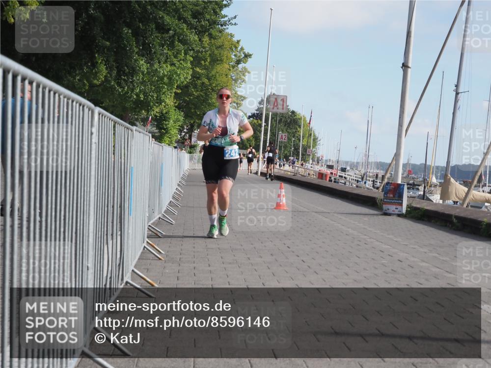 17.08.2025 - KN Förde Triathlon 2025 KatJ http://msf.ph/oto/8596146 17.08.2025 10:25:33 Laufen 242, 244 meine-sportfotos.de