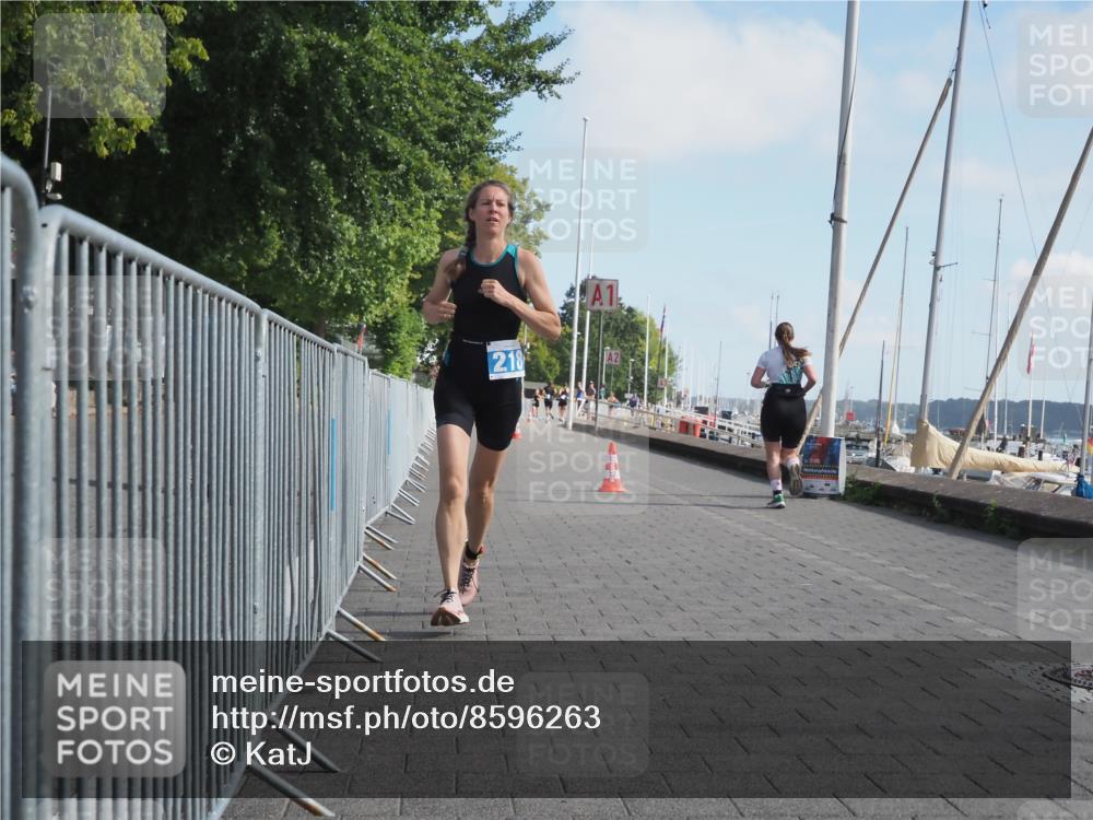 17.08.2025 - KN Förde Triathlon 2025 KatJ http://msf.ph/oto/8596263 17.08.2025 10:25:43 Laufen 218, 244 meine-sportfotos.de