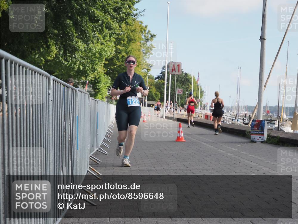 17.08.2025 - KN Förde Triathlon 2025 KatJ http://msf.ph/oto/8596648 17.08.2025 10:26:25 Laufen 122 meine-sportfotos.de