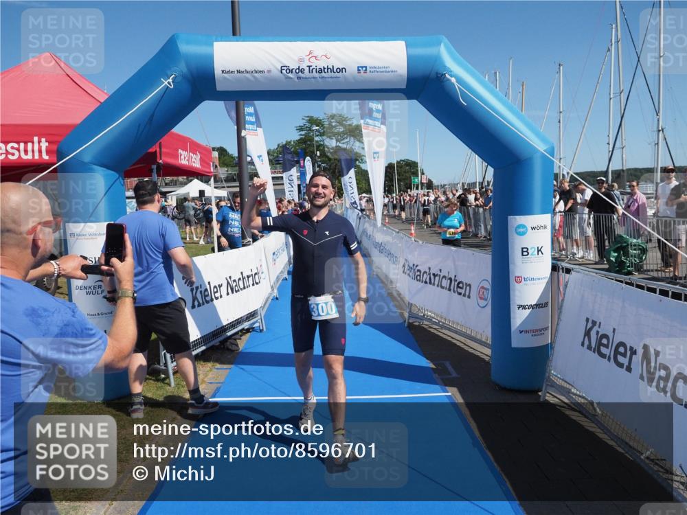 17.08.2025 - KN Förde Triathlon 2025 MichiJ http://msf.ph/oto/8596701 17.08.2025 12:06:17 Laufen 281, 300 meine-sportfotos.de