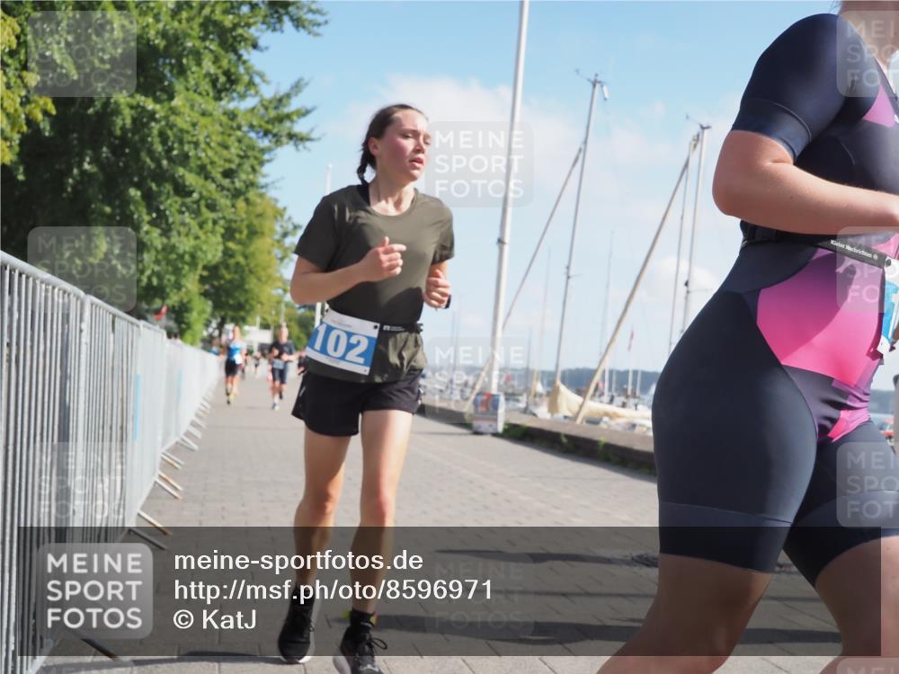 17.08.2025 - KN Förde Triathlon 2025 KatJ http://msf.ph/oto/8596971 17.08.2025 10:26:49 Laufen 102, 127, 149, 173, 180, 184 meine-sportfotos.de