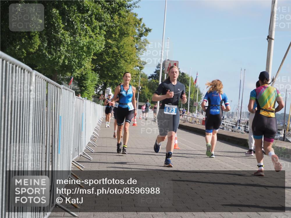 17.08.2025 - KN Förde Triathlon 2025 KatJ http://msf.ph/oto/8596988 17.08.2025 10:26:54 Laufen 173, 180, 211 meine-sportfotos.de