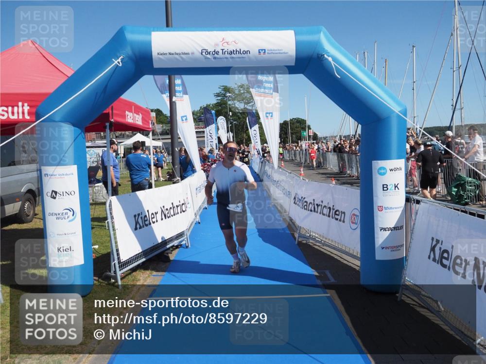 17.08.2025 - KN Förde Triathlon 2025 MichiJ http://msf.ph/oto/8597229 17.08.2025 12:07:36 Laufen 323, 633 meine-sportfotos.de