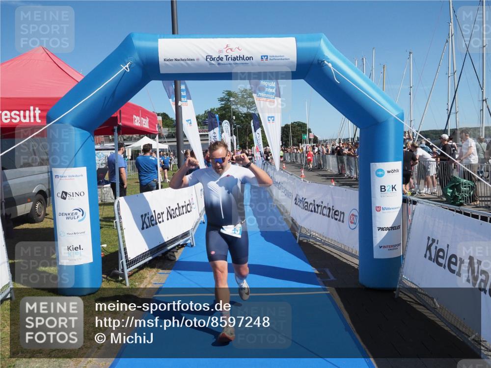 17.08.2025 - KN Förde Triathlon 2025 MichiJ http://msf.ph/oto/8597248 17.08.2025 12:07:36 Laufen 323, 633 meine-sportfotos.de