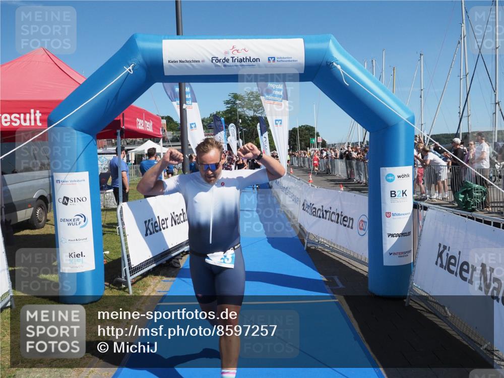 17.08.2025 - KN Förde Triathlon 2025 MichiJ http://msf.ph/oto/8597257 17.08.2025 12:07:37 Laufen 323, 633 meine-sportfotos.de