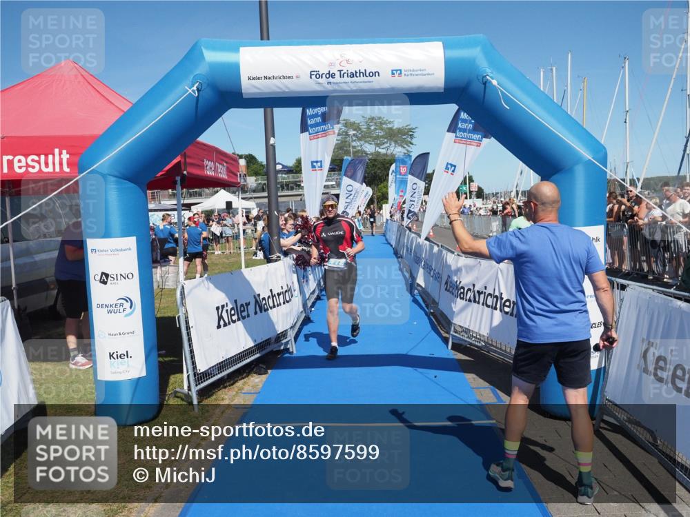 17.08.2025 - KN Förde Triathlon 2025 MichiJ http://msf.ph/oto/8597599 17.08.2025 13:59:37 Laufen 412, 480 meine-sportfotos.de