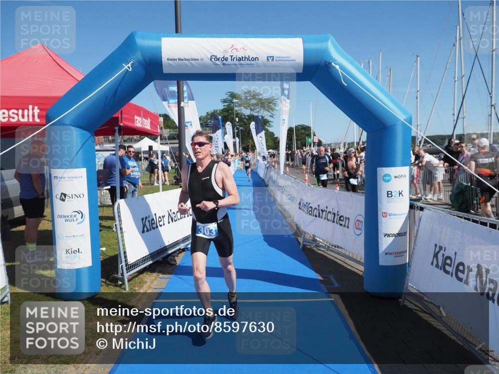 17.08.2025 - KN Förde Triathlon 2025 MichiJ http://msf.ph/oto/8597630 17.08.2025 12:08:03 Laufen 303, 319 meine-sportfotos.de