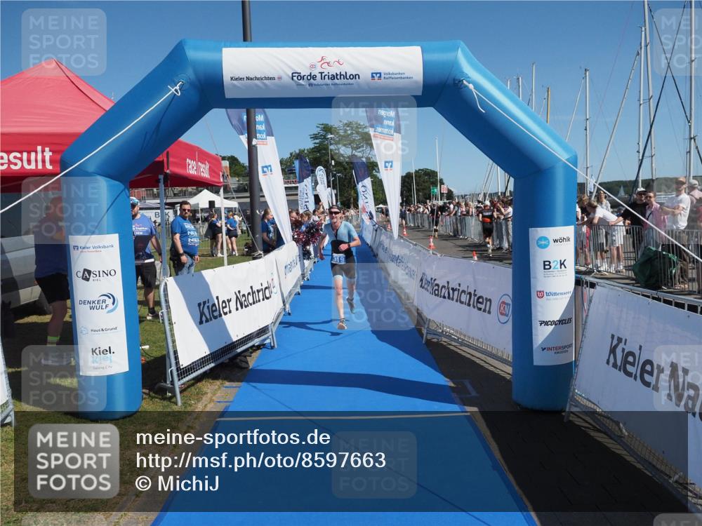 17.08.2025 - KN Förde Triathlon 2025 MichiJ http://msf.ph/oto/8597663 17.08.2025 12:08:07 Laufen 303, 319 meine-sportfotos.de