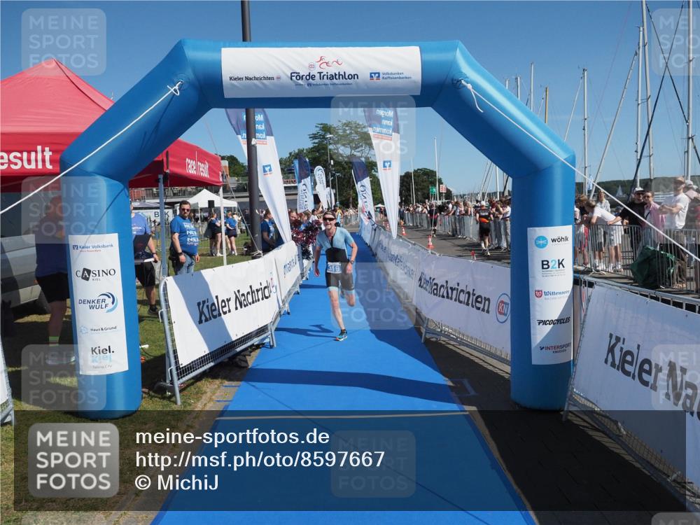 17.08.2025 - KN Förde Triathlon 2025 MichiJ http://msf.ph/oto/8597667 17.08.2025 12:08:07 Laufen 303, 319 meine-sportfotos.de