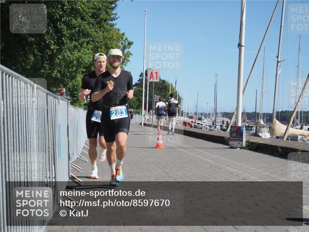 17.08.2025 - KN Förde Triathlon 2025 KatJ http://msf.ph/oto/8597670 17.08.2025 11:46:30 Laufen 265, 283 meine-sportfotos.de