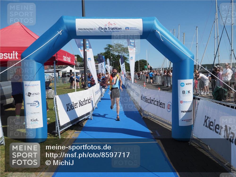 17.08.2025 - KN Förde Triathlon 2025 MichiJ http://msf.ph/oto/8597717 17.08.2025 12:08:12 Laufen 310, 319 meine-sportfotos.de