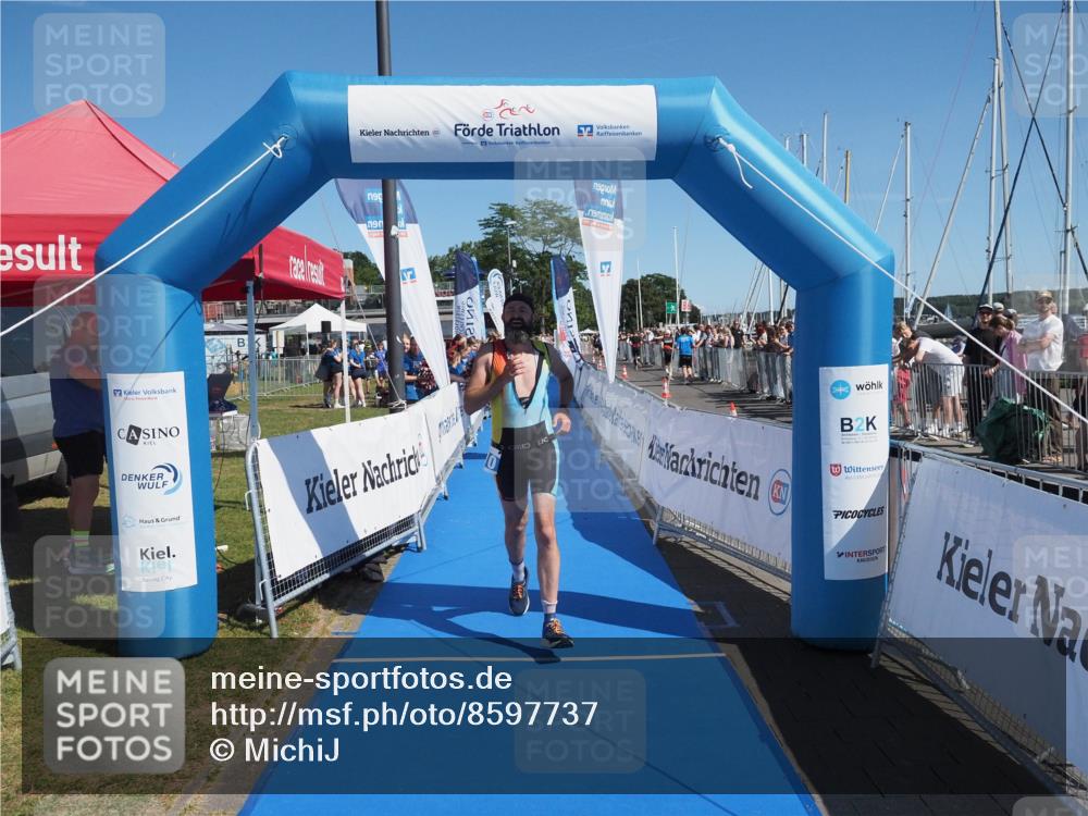 17.08.2025 - KN Förde Triathlon 2025 MichiJ http://msf.ph/oto/8597737 17.08.2025 12:08:12 Laufen 310, 319 meine-sportfotos.de