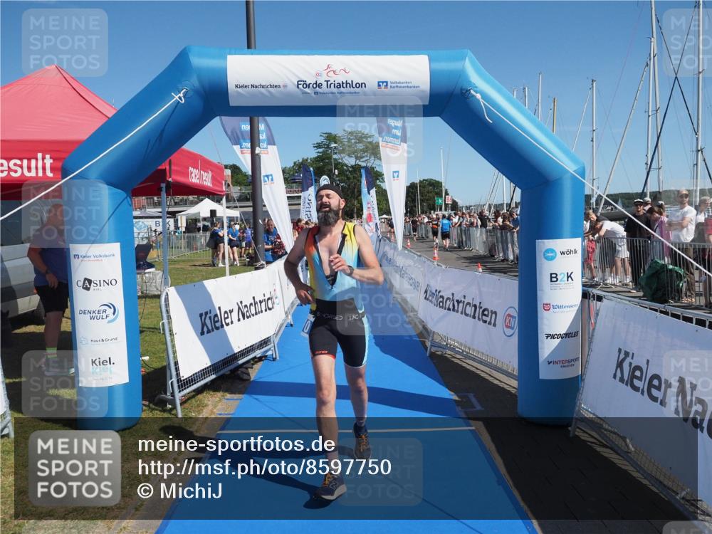 17.08.2025 - KN Förde Triathlon 2025 MichiJ http://msf.ph/oto/8597750 17.08.2025 12:08:13 Laufen 310, 319 meine-sportfotos.de