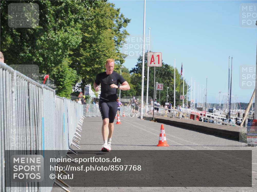 17.08.2025 - KN Förde Triathlon 2025 KatJ http://msf.ph/oto/8597768 17.08.2025 11:46:52 Laufen 270 meine-sportfotos.de