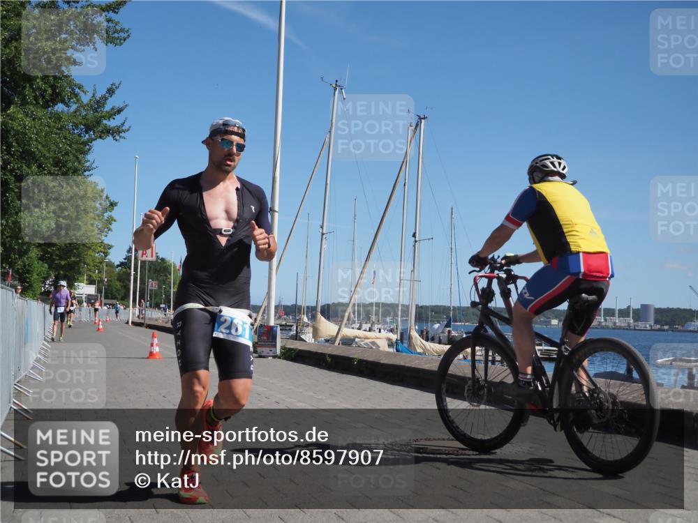 17.08.2025 - KN Förde Triathlon 2025 KatJ http://msf.ph/oto/8597907 17.08.2025 11:47:24 Laufen 261 meine-sportfotos.de