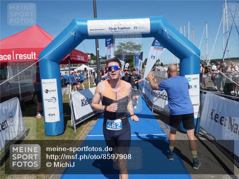 17.08.2025 - KN Förde Triathlon 2025 MichiJ http://msf.ph/oto/8597908 17.08.2025 13:59:55 Laufen 462, 464, 507 meine-sportfotos.de