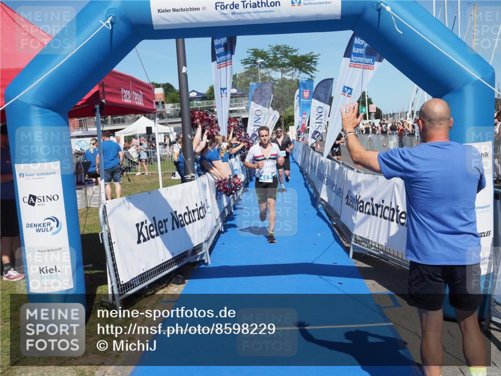 17.08.2025 - KN Förde Triathlon 2025 MichiJ http://msf.ph/oto/8598229 17.08.2025 14:00:30 Laufen 432, 452 meine-sportfotos.de