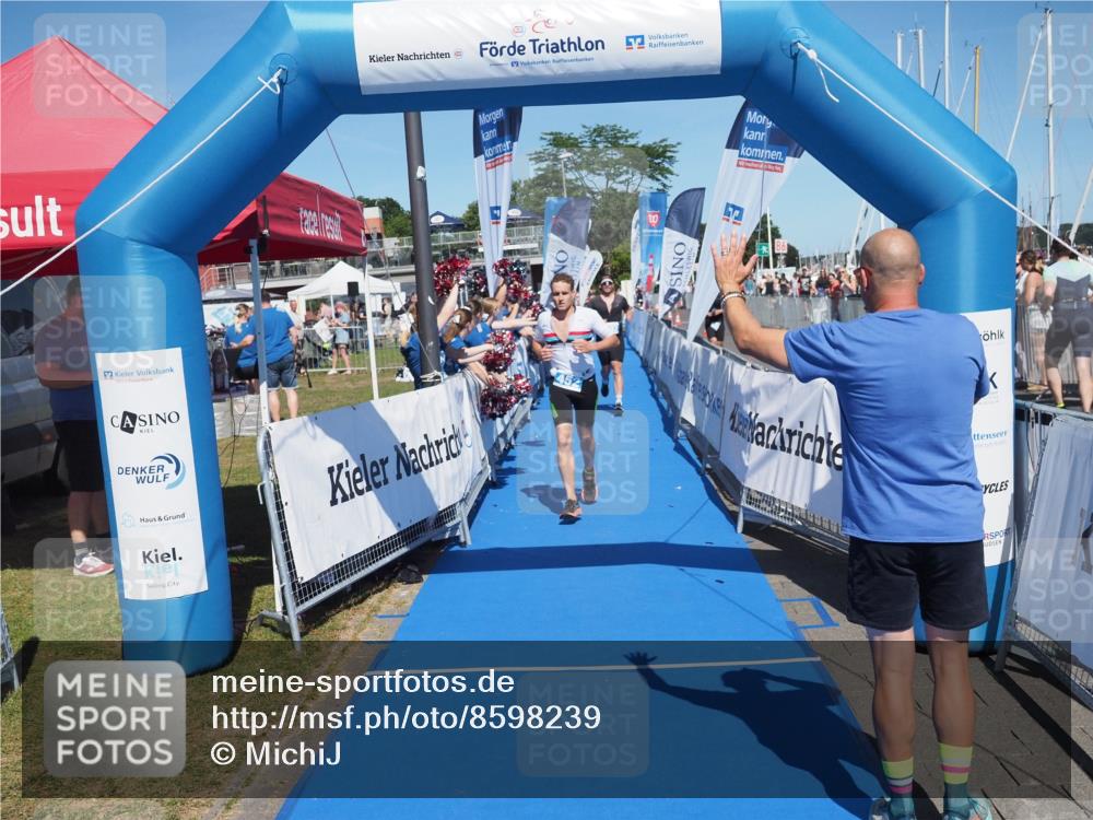 17.08.2025 - KN Förde Triathlon 2025 MichiJ http://msf.ph/oto/8598239 17.08.2025 14:00:30 Laufen 432, 452 meine-sportfotos.de
