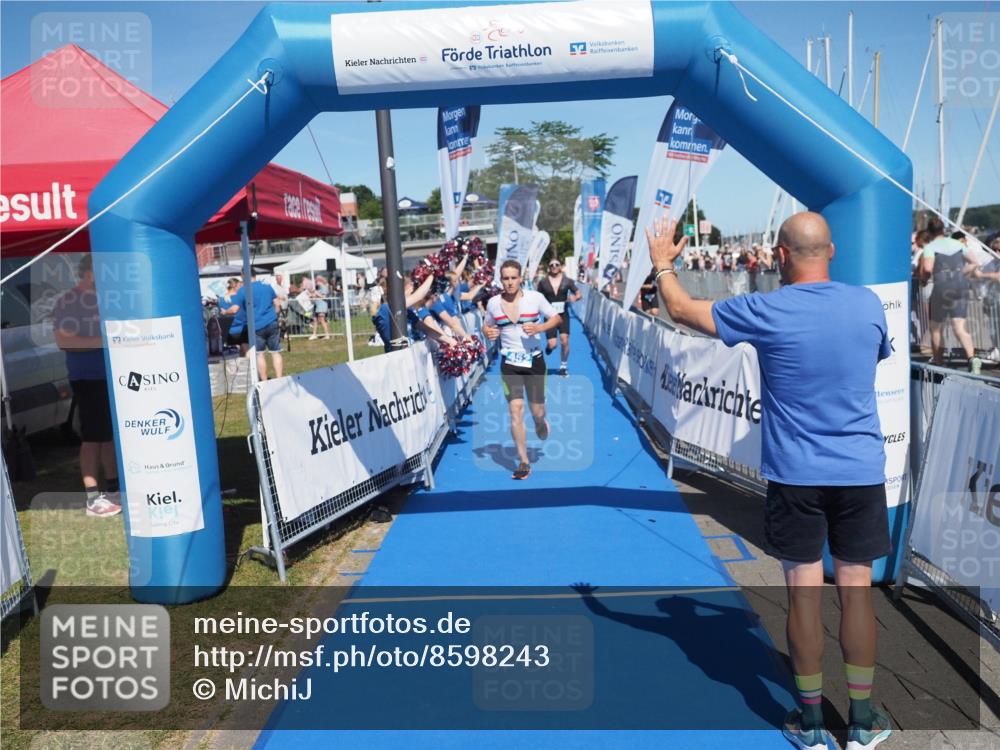 17.08.2025 - KN Förde Triathlon 2025 MichiJ http://msf.ph/oto/8598243 17.08.2025 14:00:30 Laufen 432, 452 meine-sportfotos.de