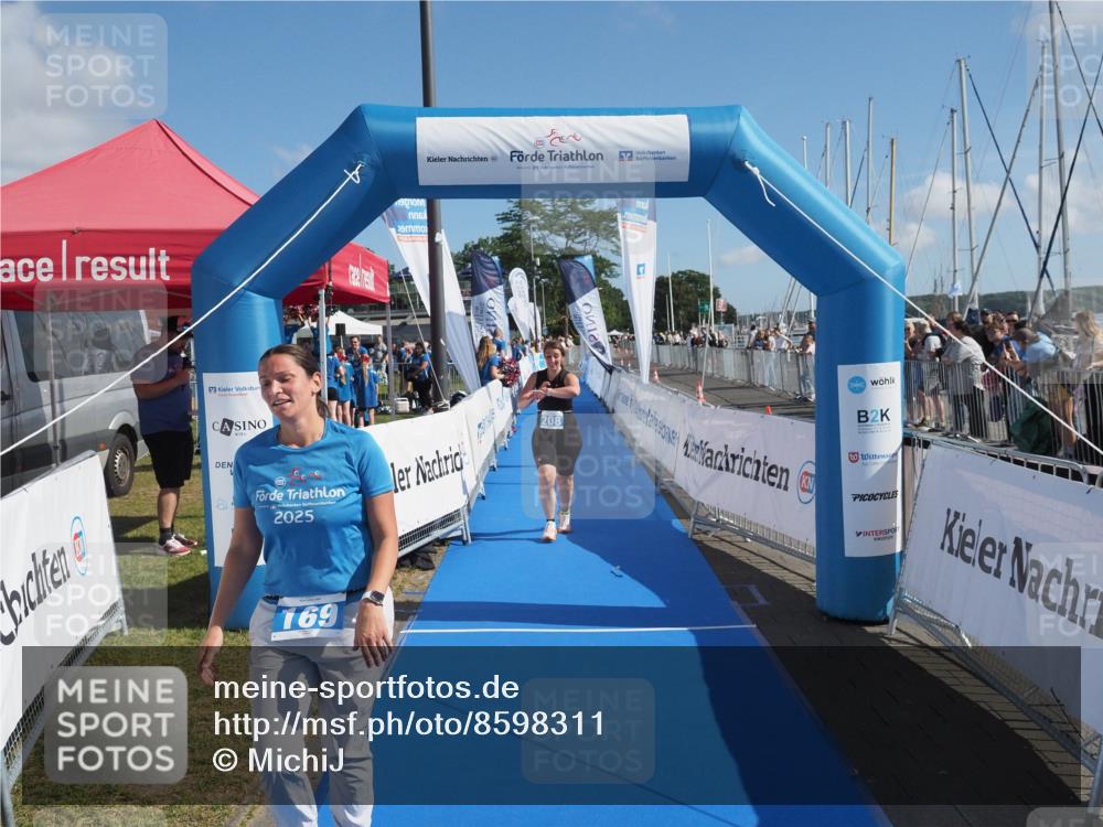 17.08.2025 - KN Förde Triathlon 2025 MichiJ http://msf.ph/oto/8598311 17.08.2025 10:45:47 Laufen 169, 208 meine-sportfotos.de