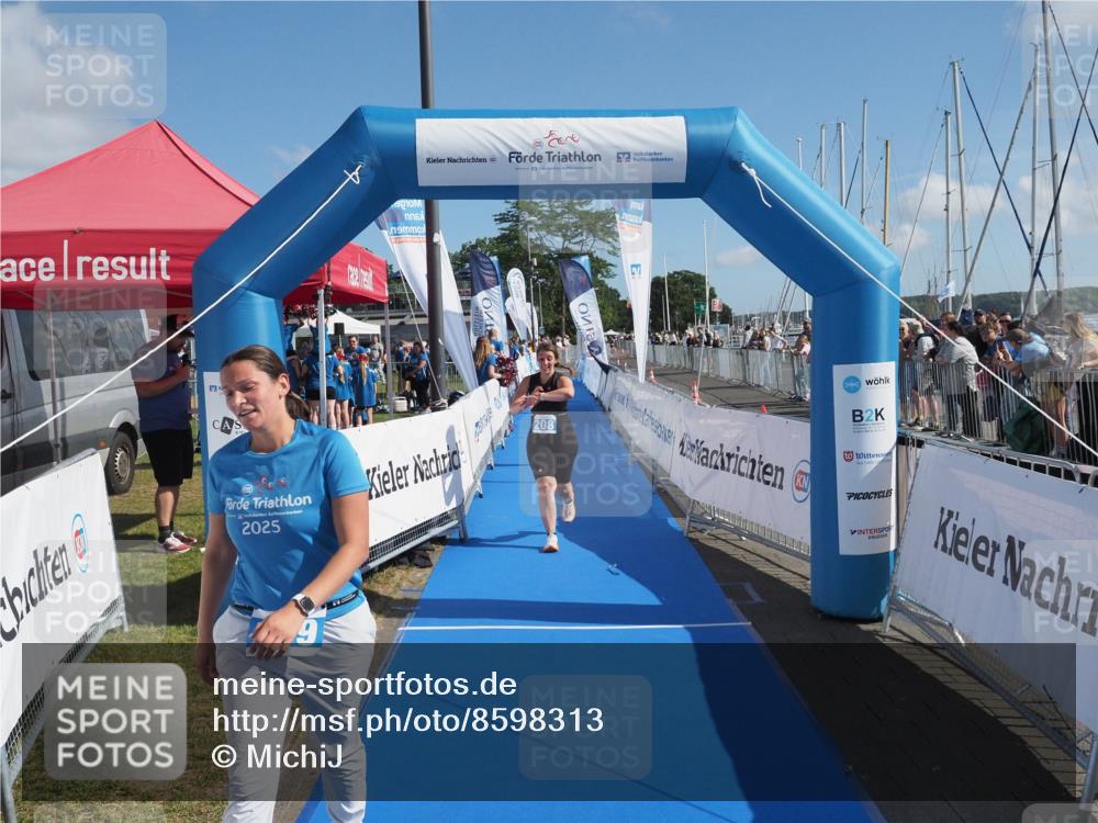 17.08.2025 - KN Förde Triathlon 2025 MichiJ http://msf.ph/oto/8598313 17.08.2025 10:45:47 Laufen 169, 208 meine-sportfotos.de