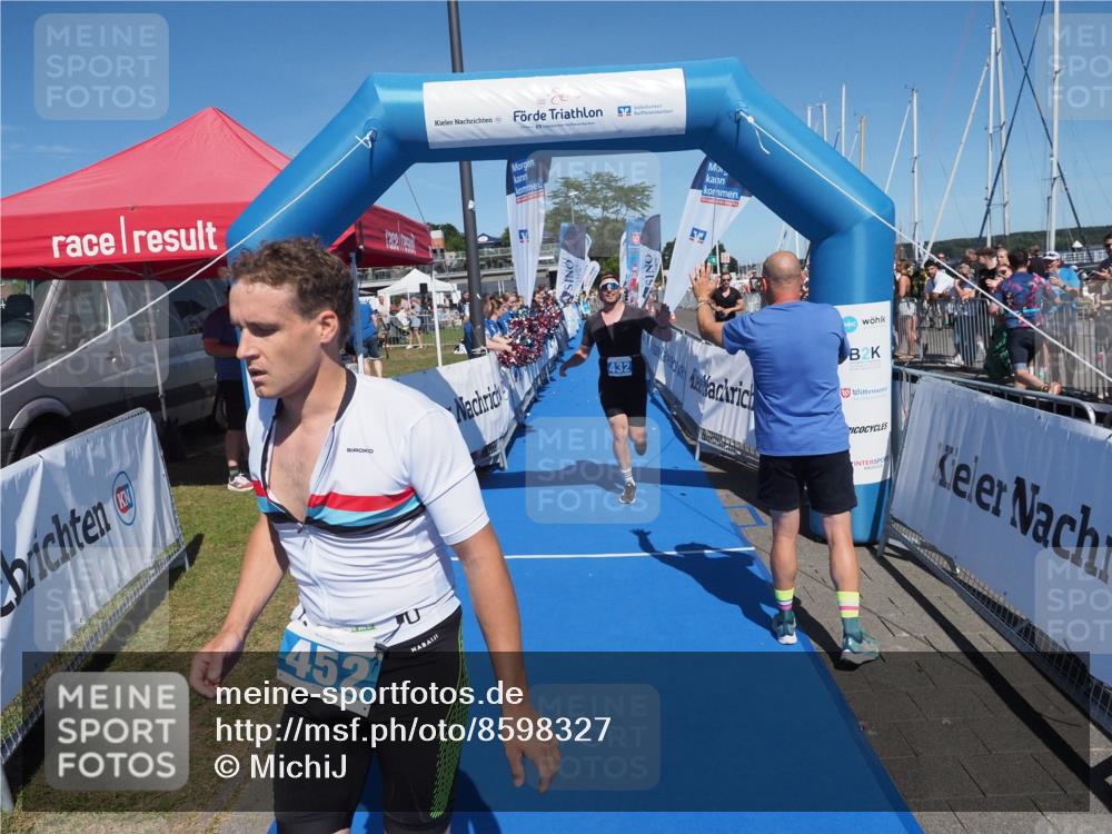17.08.2025 - KN Förde Triathlon 2025 MichiJ http://msf.ph/oto/8598327 17.08.2025 14:00:33 Laufen 432, 452 meine-sportfotos.de