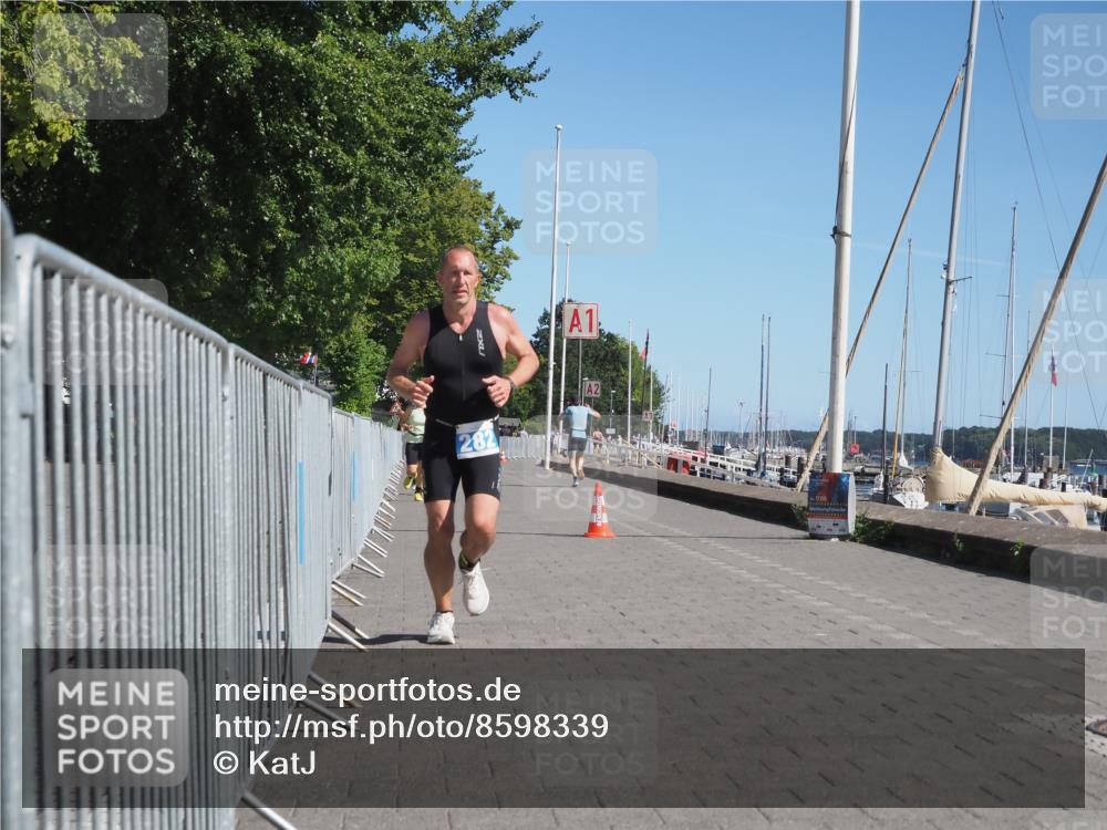 17.08.2025 - KN Förde Triathlon 2025 KatJ http://msf.ph/oto/8598339 17.08.2025 11:48:45 Laufen 282, 620 meine-sportfotos.de